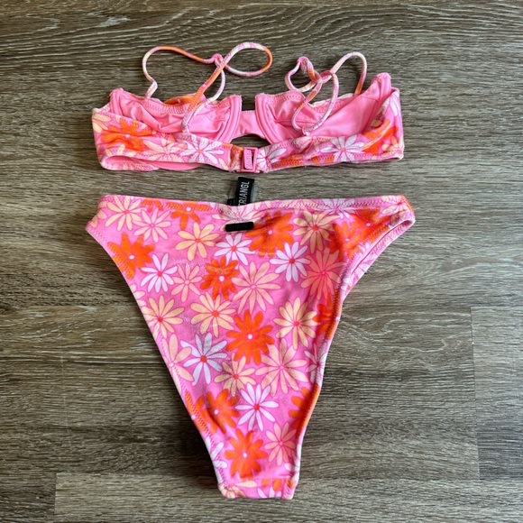 Triangl RHIAN Slushi Bikini TOP ONLY - Picture 4 of 4